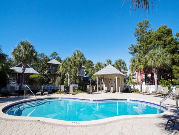 Santa Rosa Beach Vacation Home Four Bedrooms Communal Pool