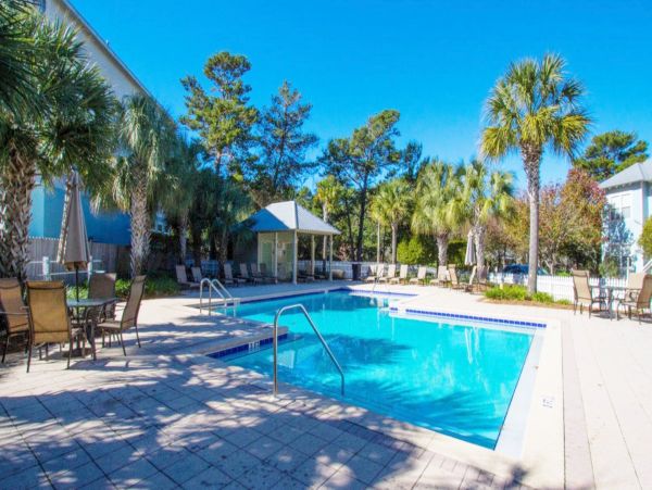 Santa Rosa Beach Vacation Home Three Bedrooms Communal Pool