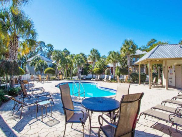 Santa Rosa Beach Vacation Home Three Bedrooms Communal Pool