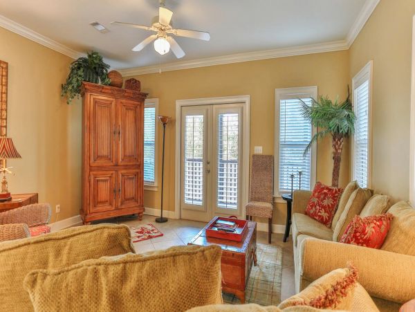 Santa Rosa Beach Vacation Home Three Bedrooms Communal Pool