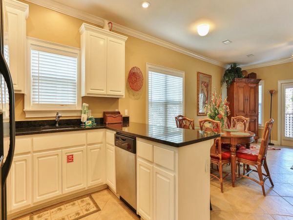 Santa Rosa Beach Vacation Home Three Bedrooms Communal Pool
