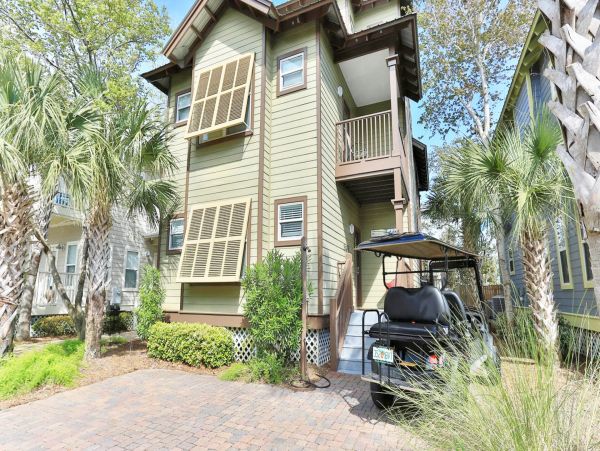 Santa Rosa Beach Vacation Home Three Bedrooms Communal Pool