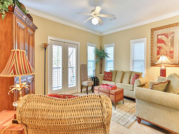 Santa Rosa Beach Vacation Home Three Bedrooms Communal Pool