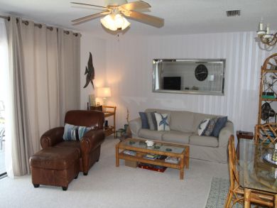 Living & Dining Area Living & Dining Area