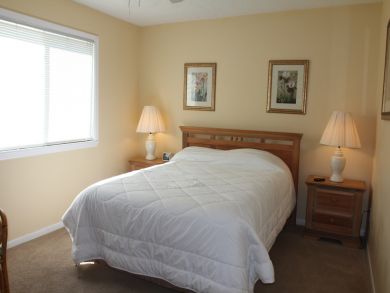 Queen Bedroom Queen Bedroom