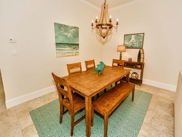 Five Bedroom Destin Vacation Rental with a Pool