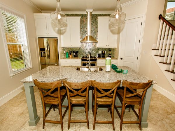 Five Bedroom Destin Vacation Rental with a Pool