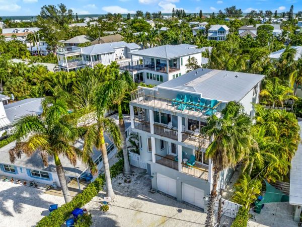 Anna Maria Island 5 Bedroom Two Houses Away Beach Access