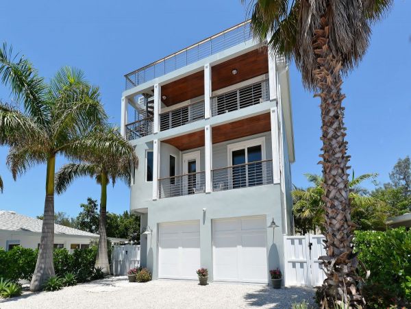 Anna Maria Island 5 Bedroom Two Houses Away Beach Access