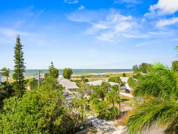 Anna Maria Island 5 Bedroom Two Houses Away Beach Access