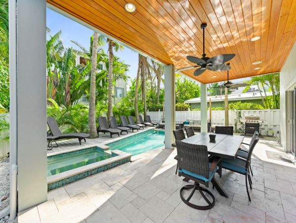 Anna Maria Island 5 Bedroom Two Houses Away Beach Access