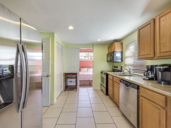Key West Style Vacation Cottage Fort Myers with Pool