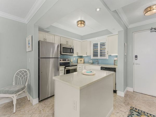 Estero Island Vacation Rental Fort Myers Beach Condo with Gulf & Bay Views