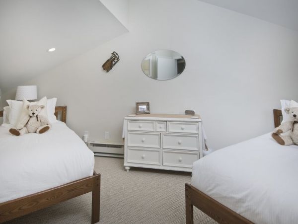 Bedroom 4 with Twin beds