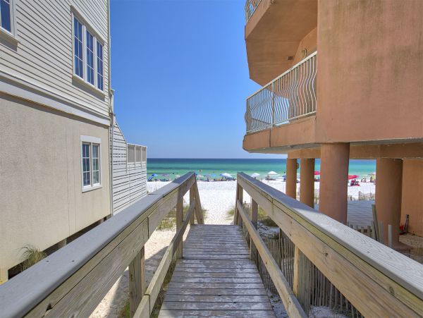 Opulent Five Bedroom Vacation Rental in Miramar Beach