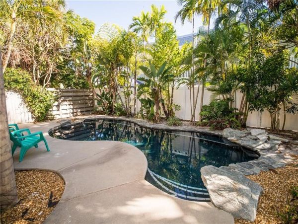Steps to the Beach from this Anna Maria Rental Pool Home
