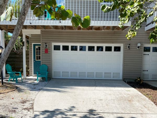 Steps to the Beach from this Anna Maria Rental Pool Home