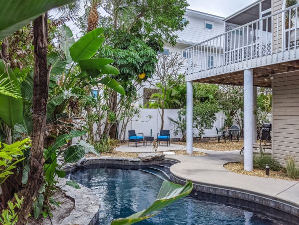 Steps to the Beach from this Anna Maria Rental Pool Home