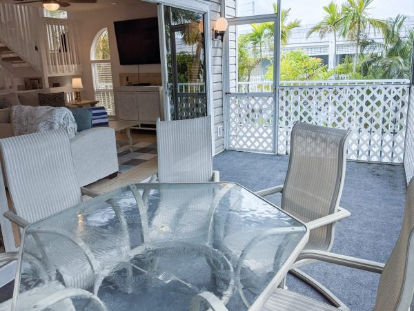 Steps to the Beach from this Anna Maria Rental Pool Home