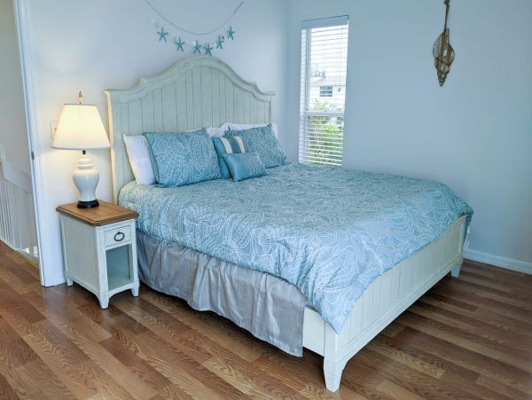 Steps to the Beach from this Anna Maria Rental Pool Home