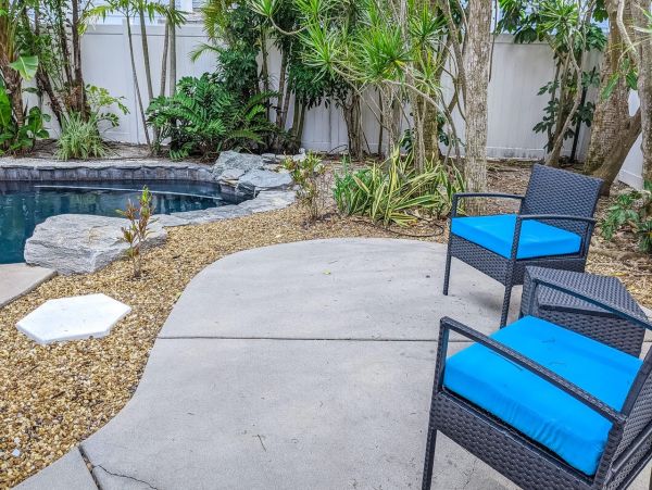 Steps to the Beach from this Anna Maria Rental Pool Home