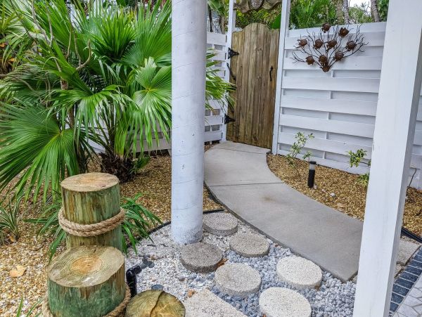 Steps to the Beach from this Anna Maria Rental Pool Home