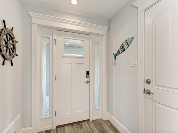 Holmes Beach Stylish Home - Private Pool, Walk to Beach