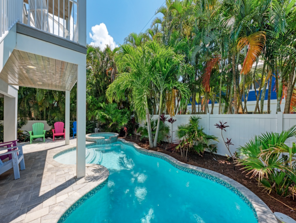 Holmes Beach Stylish Home - Private Pool, Walk to Beach