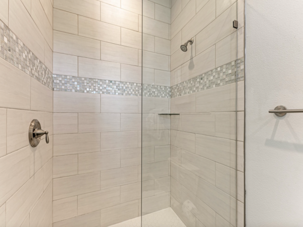 Holmes Beach Stylish Home - Private Pool, Walk to Beach