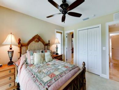 Guest Suite 1 - Queen Bed Guest Suite 1 - Queen Bed