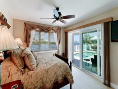 Guest Suite 2 - Queen Bed Guest Suite 2 - Queen Bed