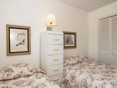 Two Bedroom Holmes Beach Vacation Condo with Pool