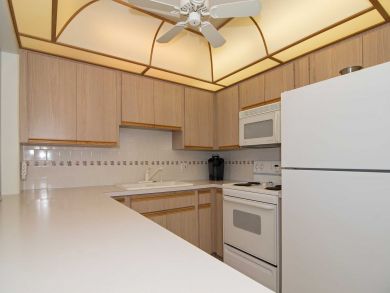 Two Bedroom Holmes Beach Vacation Condo with Pool