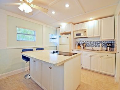 Two Bedroom Remodeled Holmes Beach Vacation Cottage Sleeps 4