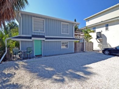 Two Bedroom Remodeled Holmes Beach Vacation Cottage Sleeps 4