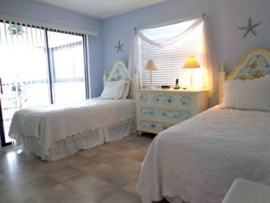 Guest Bedroom has Two Twin Beds