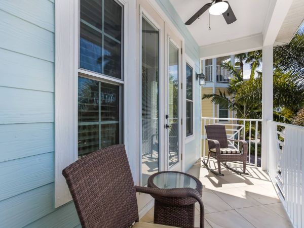 Anna Maria Island BAYFRONT Sleeps 8 and 1 Block to Beach!