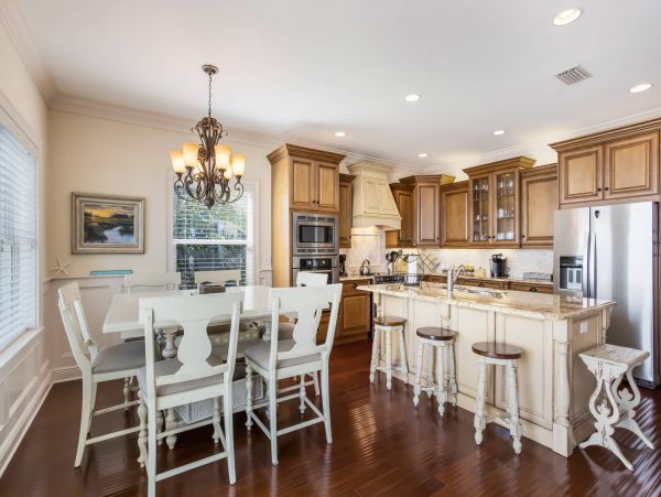 Anna Maria Island BAYFRONT Sleeps 8 and 1 Block to Beach!