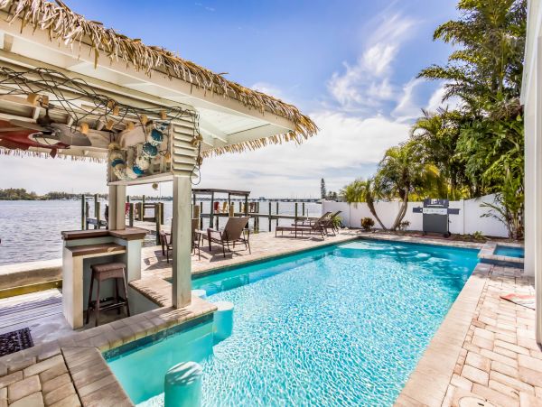 Anna Maria Island BAYFRONT Sleeps 8 and 1 Block to Beach!