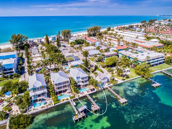 Anna Maria Island BAYFRONT Sleeps 8 and 1 Block to Beach!