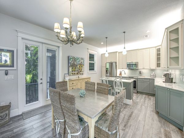 Magnificent Anna Maria Island Pool Home - Your Perfect Getaway