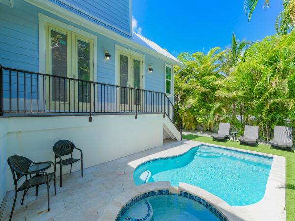 Magnificent Anna Maria Island Pool Home - Your Perfect Getaway