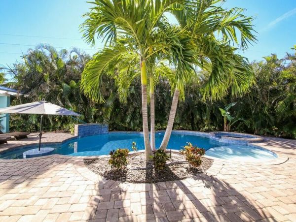 Anna Maria 4 Bedroom Vacation Home Close to the Beach