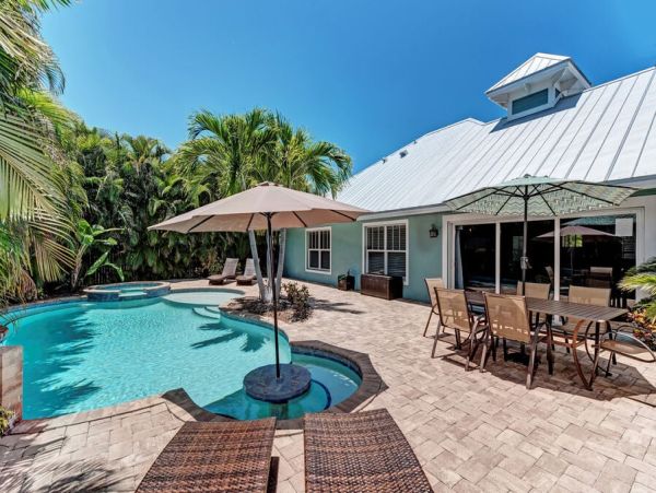 Anna Maria 4 Bedroom Vacation Home Close to the Beach