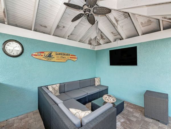 Anna Maria 4 Bedroom Vacation Home Close to the Beach