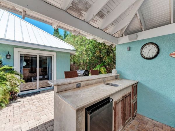 Anna Maria 4 Bedroom Vacation Home Close to the Beach