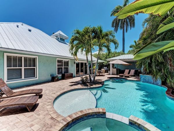 Anna Maria 4 Bedroom Vacation Home Close to the Beach