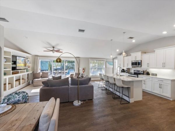 Anna Maria 4 Bedroom Vacation Home Close to the Beach