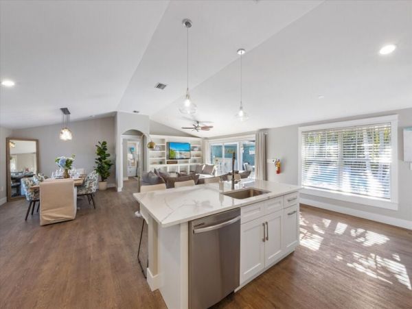 Anna Maria 4 Bedroom Vacation Home Close to the Beach