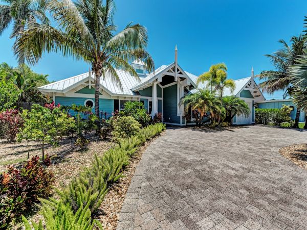 Anna Maria 4 Bedroom Vacation Home Close to the Beach